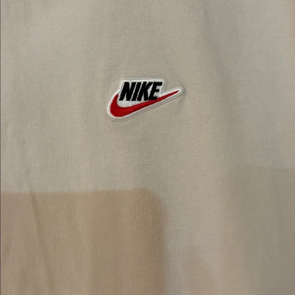 Nike Sportswear Essential Tee | Men’s XL | Beige Embroidered Logo T-Shirt